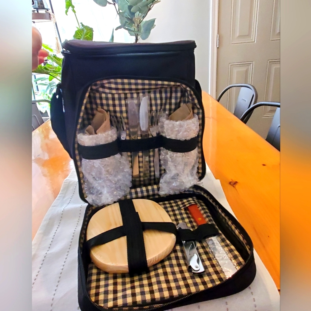 Picnic Plus Brava Wine & Cheese Set Thermal Insulated Bag NWOT